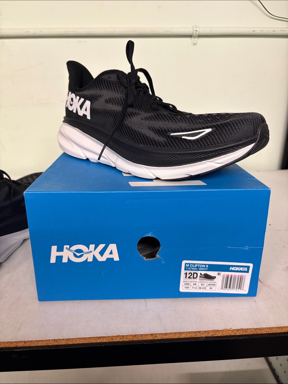 Hoka Men's Black and White Athletic Running Shoe